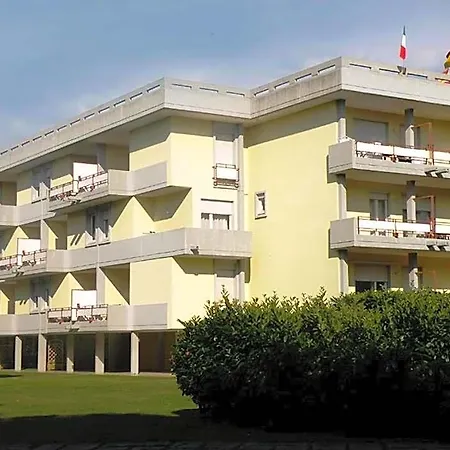 Isa-residence With Swimming Pool In Luni Mare, With Air Conditioning And Private Outdoor Area 오르토노보