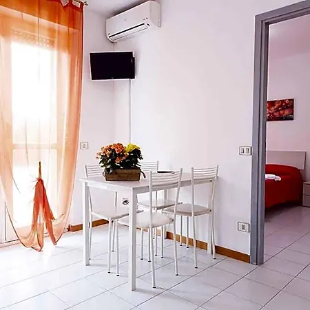 Isa-residence With Swimming Pool In Luni Mare, With Air Conditioning And Private Outdoor Area 오르토노보