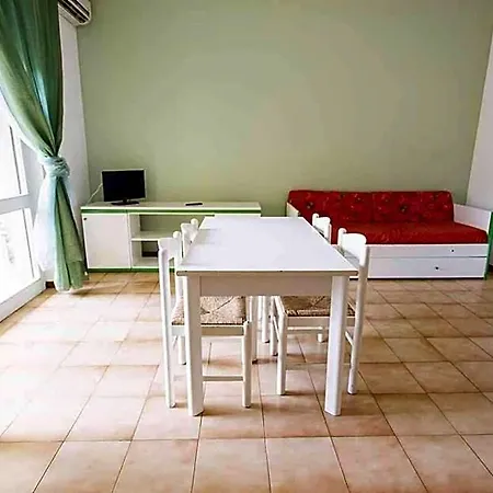 호텔 Isa-residence With Swimming Pool In Luni Mare, With Air Conditioning And Private Outdoor Area 3*