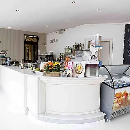 Isa-residence With Swimming Pool In Luni Mare, With Air Conditioning And Private Outdoor Area 오르토노보