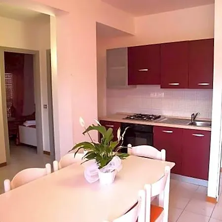 Isa-residence With Swimming Pool In Luni Mare, With Air Conditioning And Private Outdoor Area 오르토노보