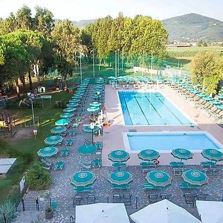 Isa-residence With Swimming Pool In Luni Mare, With Air Conditioning And Private Outdoor Area 3* 오르토노보